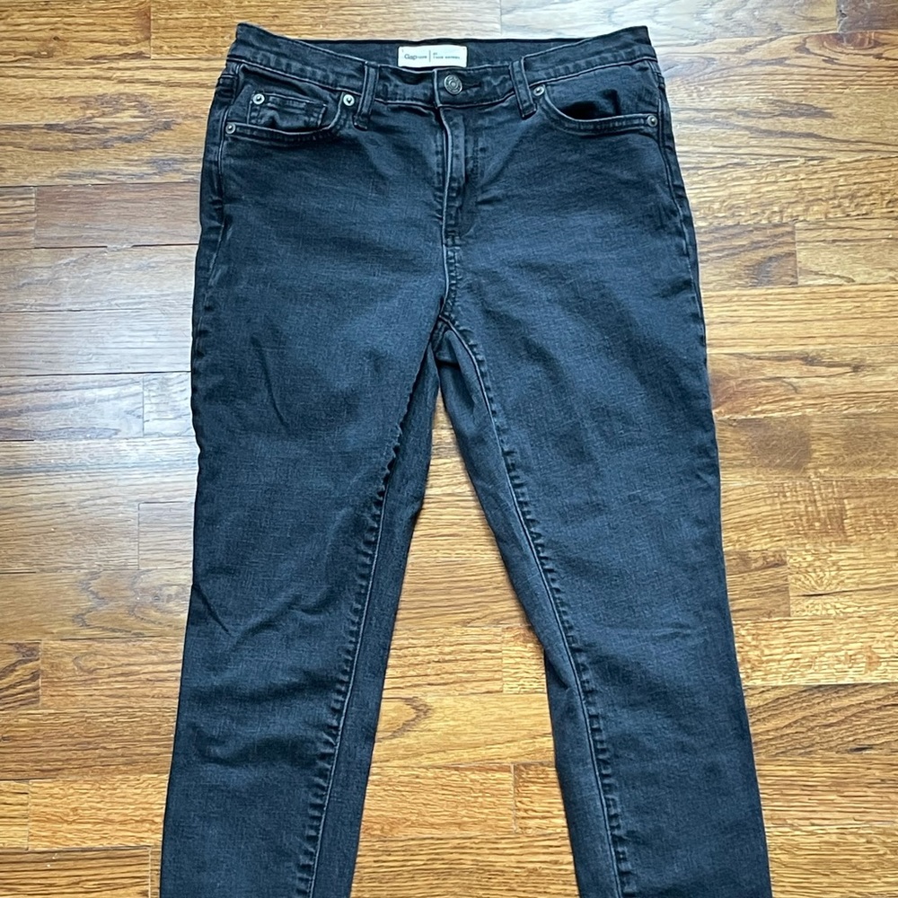 Black Raw-Hemmed Gap Skinny Jeans